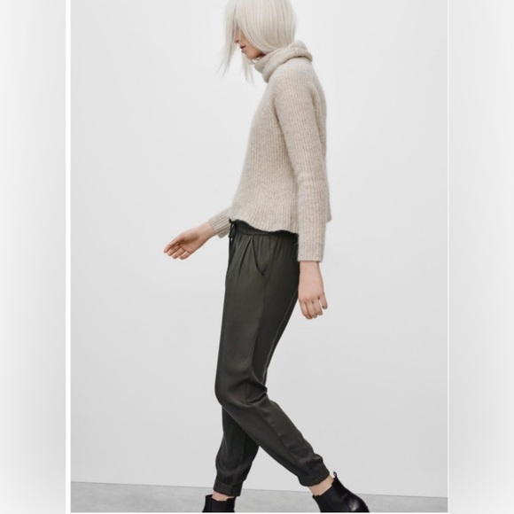 Aritzia Talula Los Feliz Drawstring Joggers - Picture 4 of 5